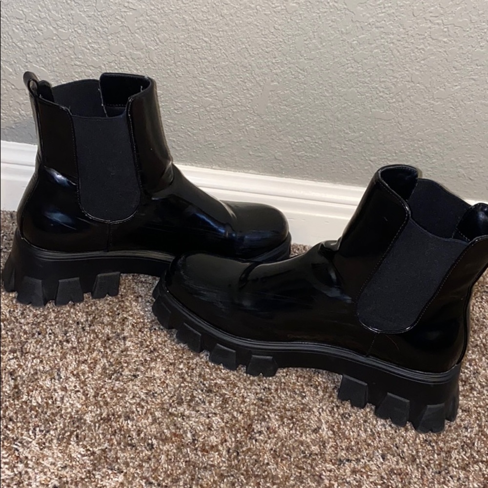 Black Combat Chelsea Boots